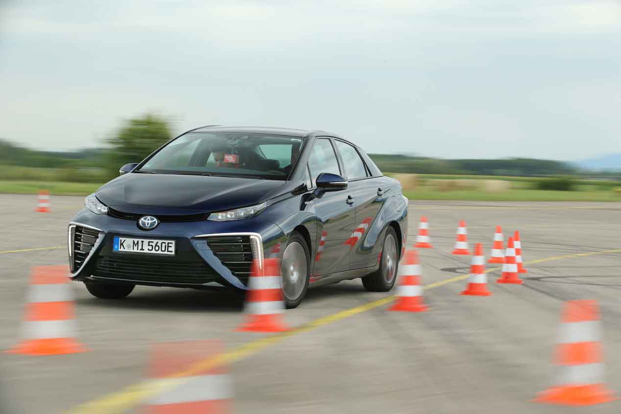 Toyota Mirai, así se conduce un coche de hidrógeno