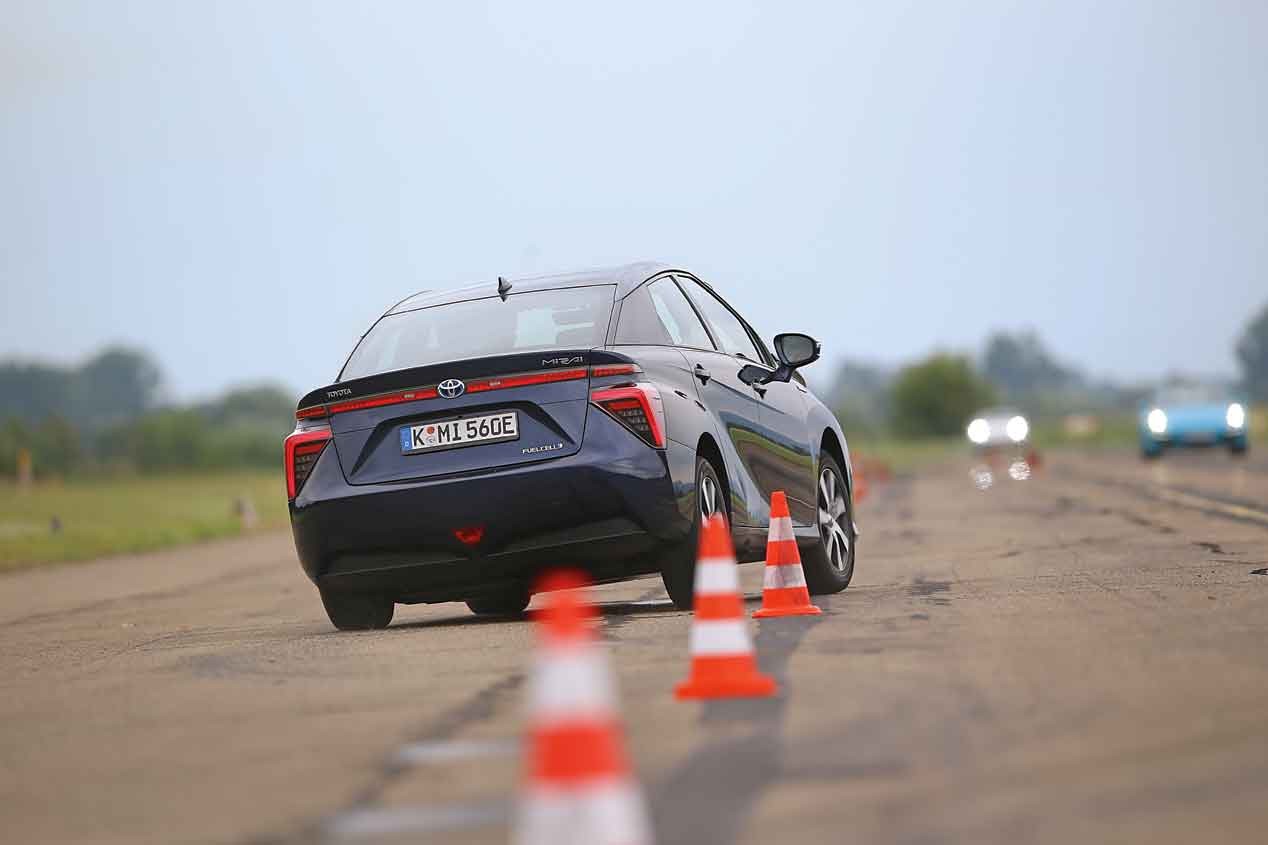 Toyota Mirai, así se conduce un coche de hidrógeno