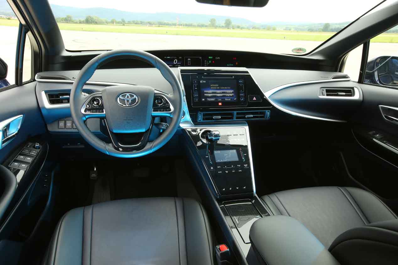 Toyota Mirai, así se conduce un coche de hidrógeno