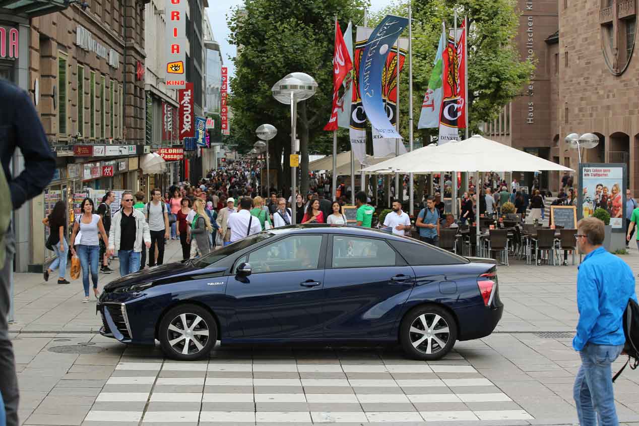 Toyota Mirai, así se conduce un coche de hidrógeno