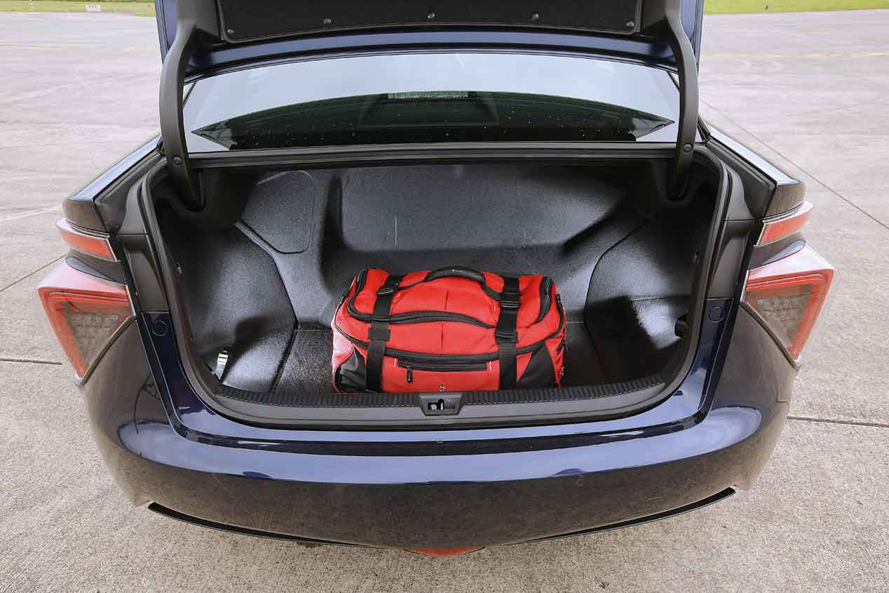 Toyota Mirai, así se conduce un coche de hidrógeno