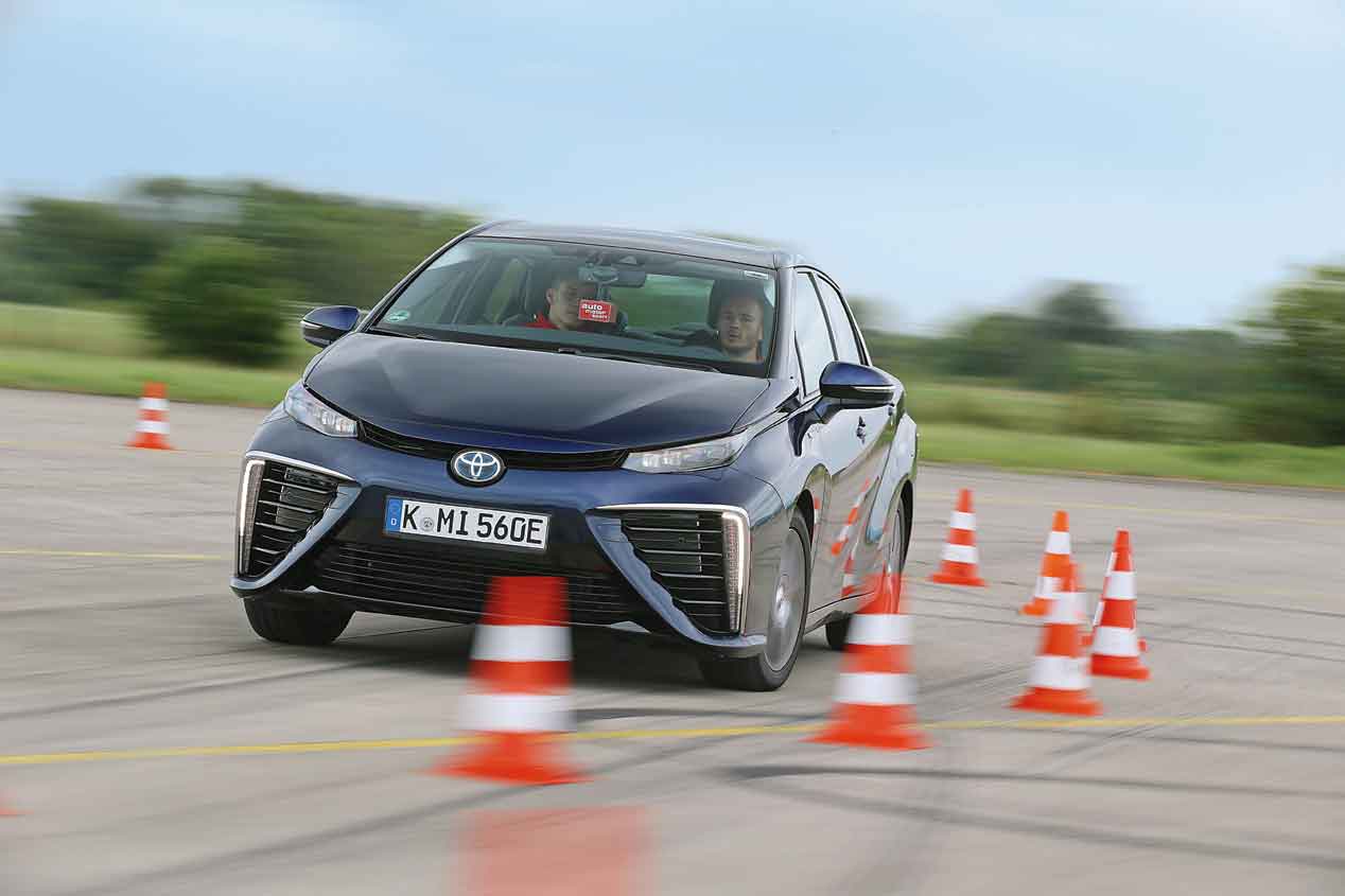 Toyota Mirai, así se conduce un coche de hidrógeno