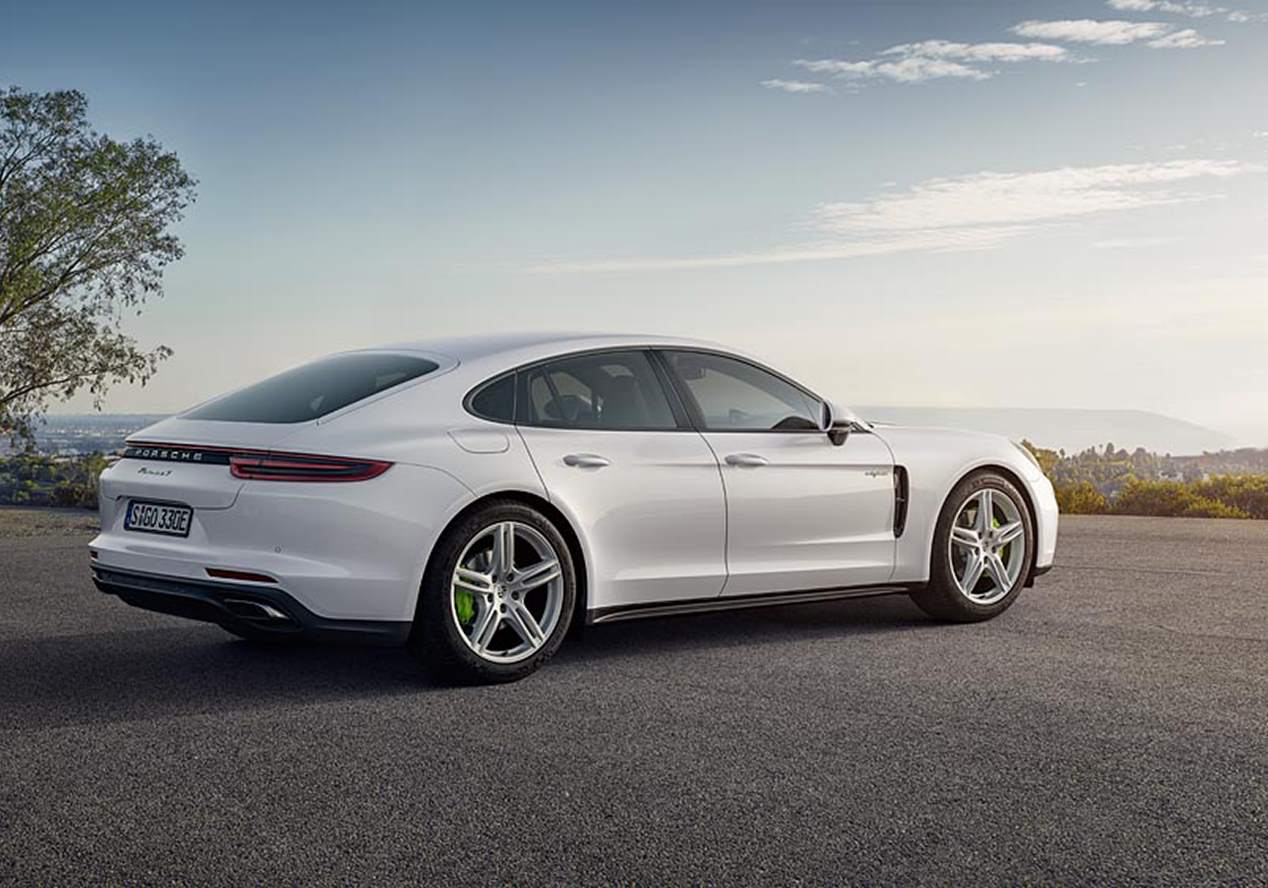 Porsche Panamera 4 E-Hybrid: estreno en el Salón de París