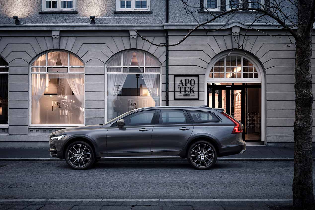 Volvo V90 Cross Country: así es el gran familiar aventurero