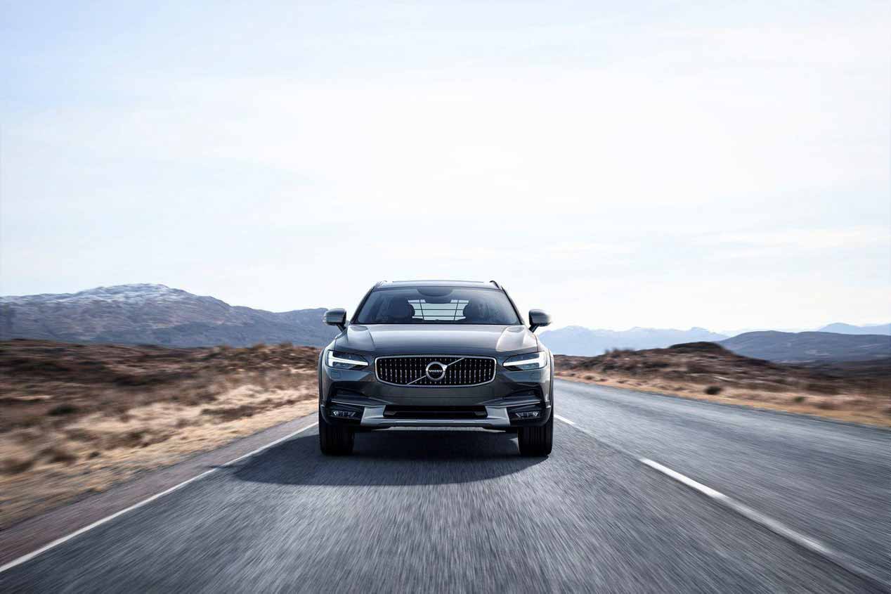 Volvo V90 Cross Country: así es el gran familiar aventurero