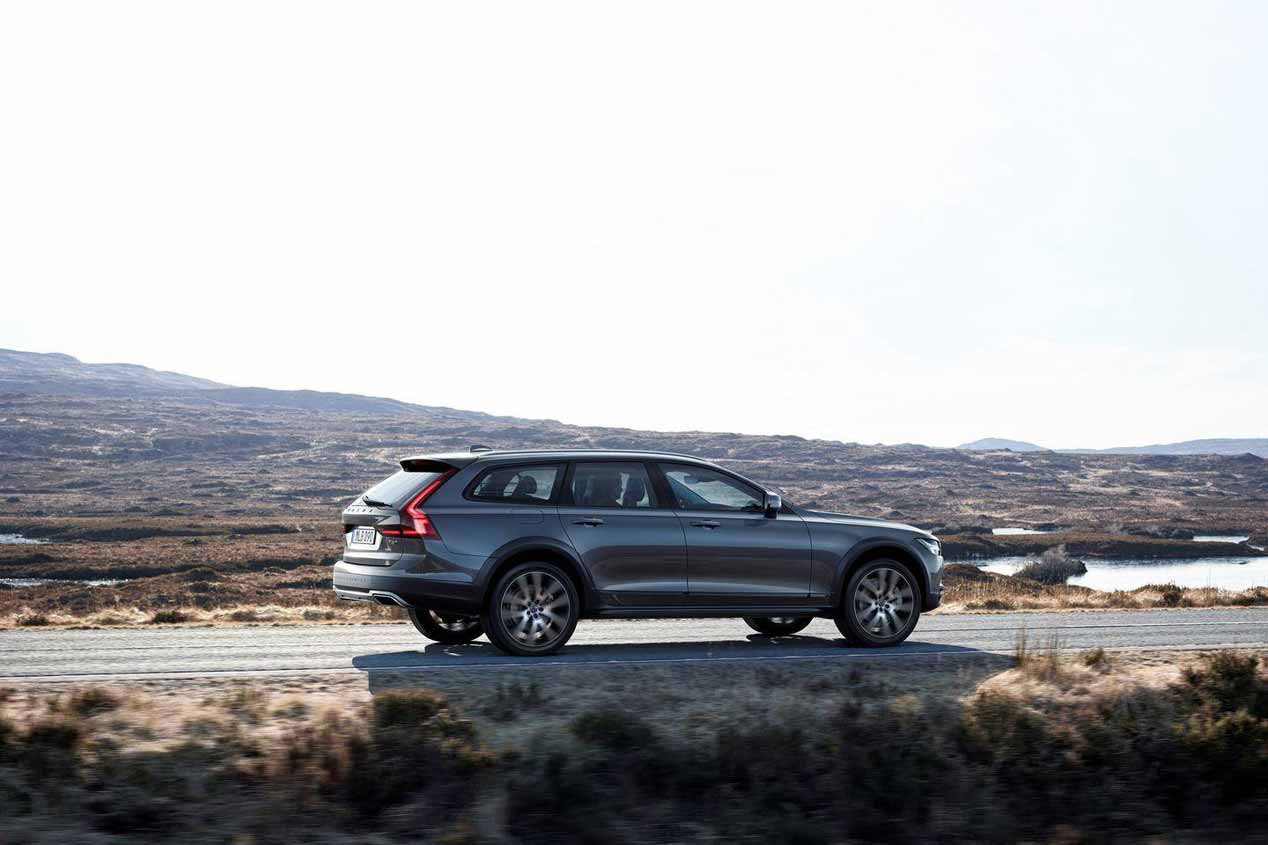 Volvo V90 Cross Country: así es el gran familiar aventurero