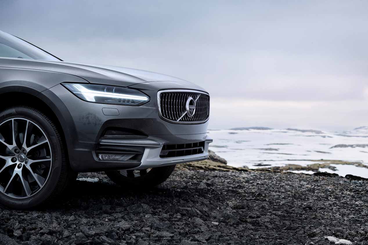 Volvo V90 Cross Country: así es el gran familiar aventurero