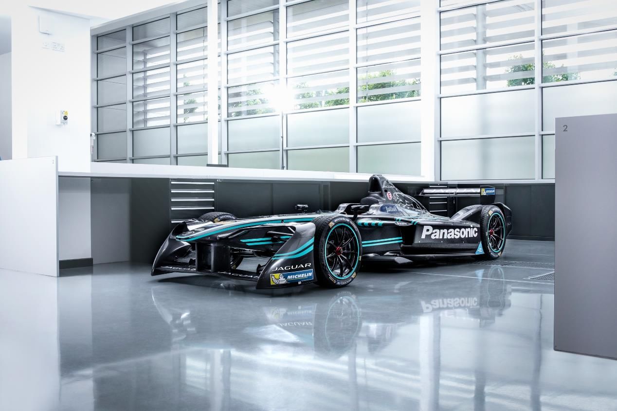 Jaguar regresa al mundo de la competición