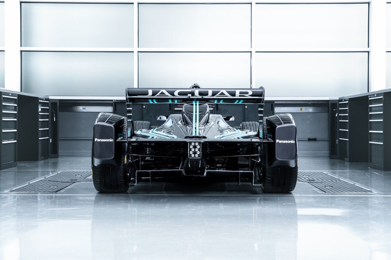 Jaguar regresa al mundo de la competición