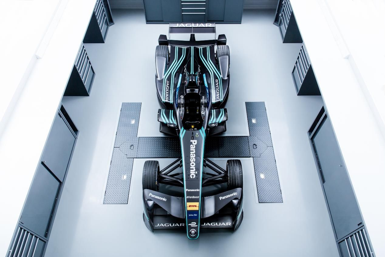 Jaguar regresa al mundo de la competición