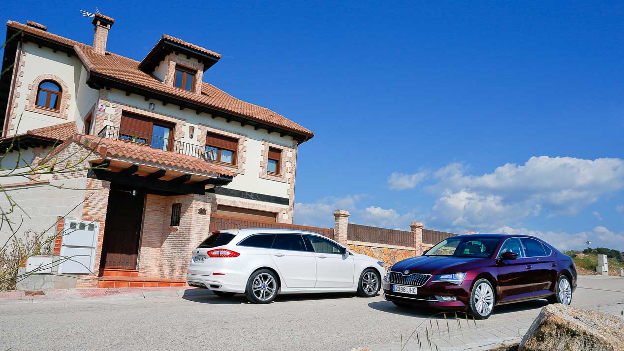 Ford Mondeo Sportbreak 2.0 TDCI-180 Poweshift AWD contra Skoda Superb 2.0 TDI-190 DSG 4x4, generalistas de altas miras