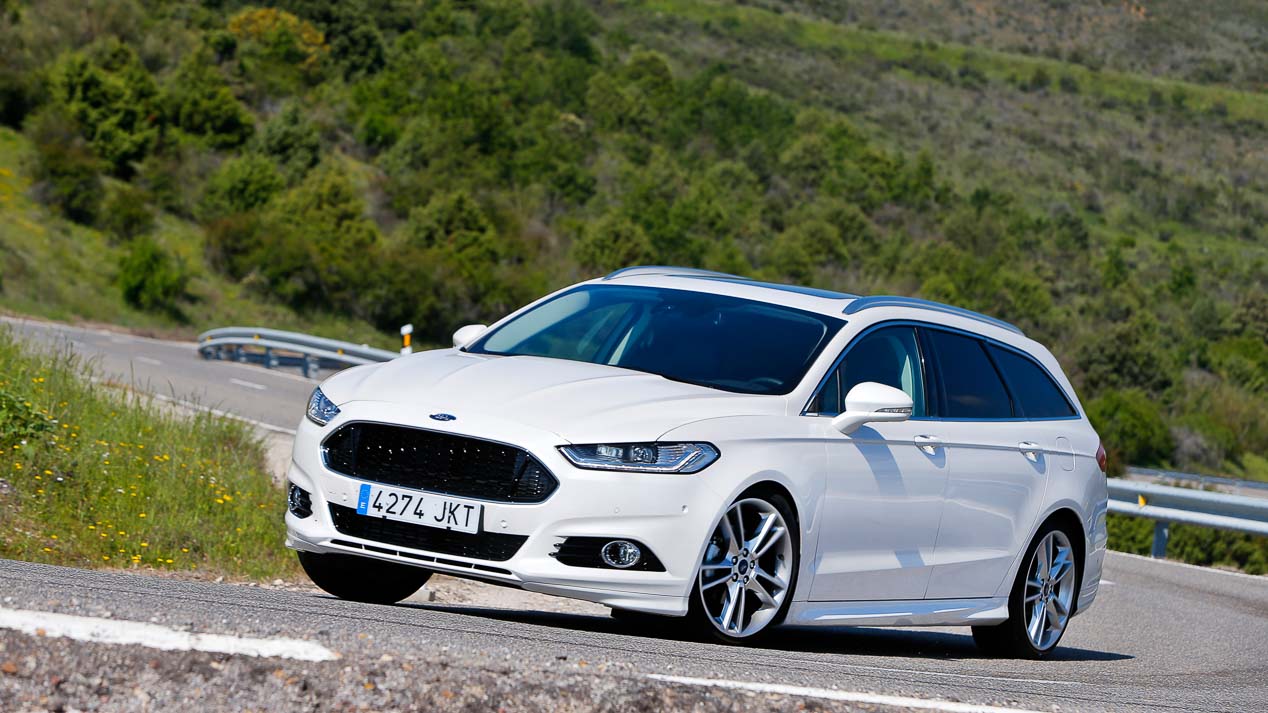 Ford Mondeo Sportbreak 2.0 TDCI-180 Poweshift AWD contra Skoda Superb 2.0 TDI-190 DSG 4x4, generalistas de altas miras