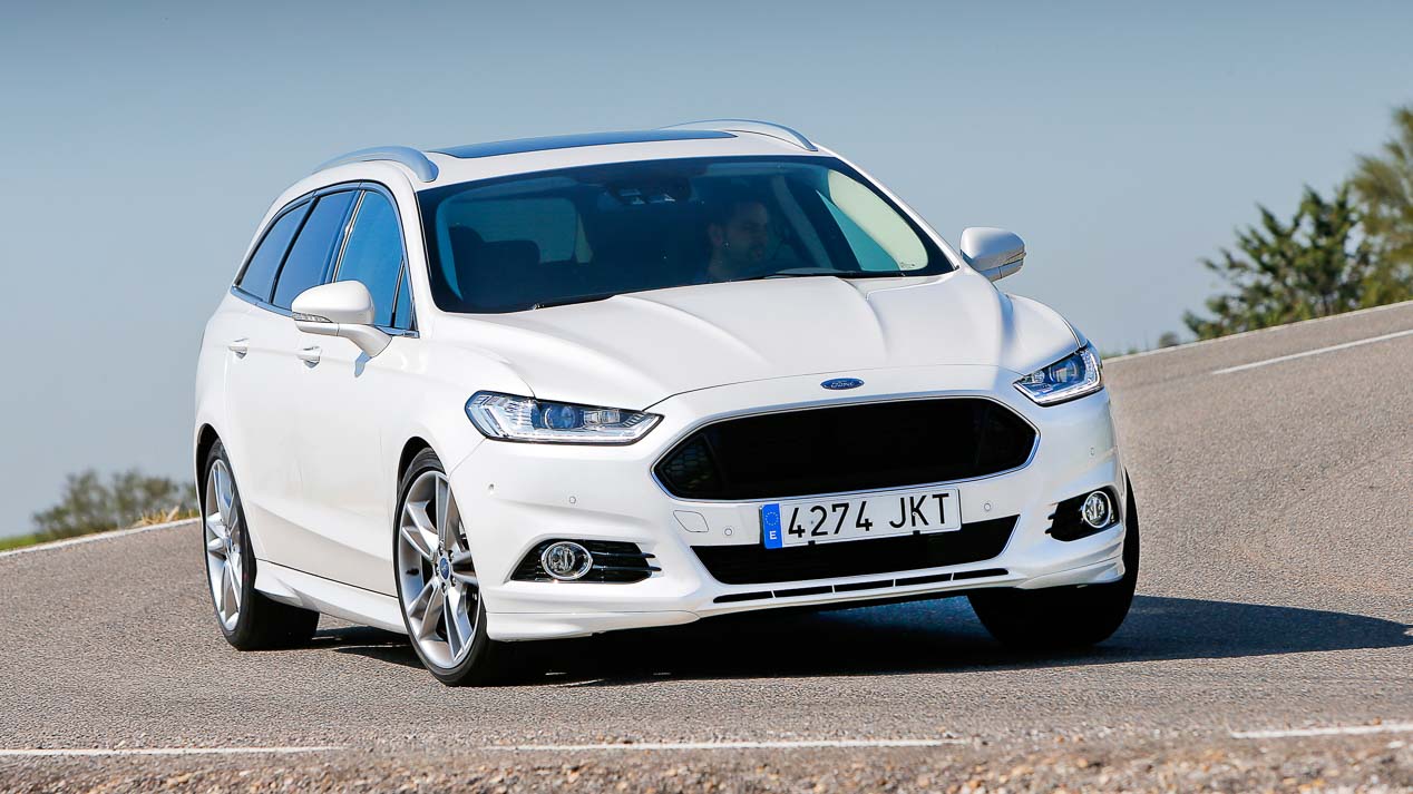 Ford Mondeo Sportbreak 2.0 TDCI-180 Poweshift AWD contra Skoda Superb 2.0 TDI-190 DSG 4x4, generalistas de altas miras