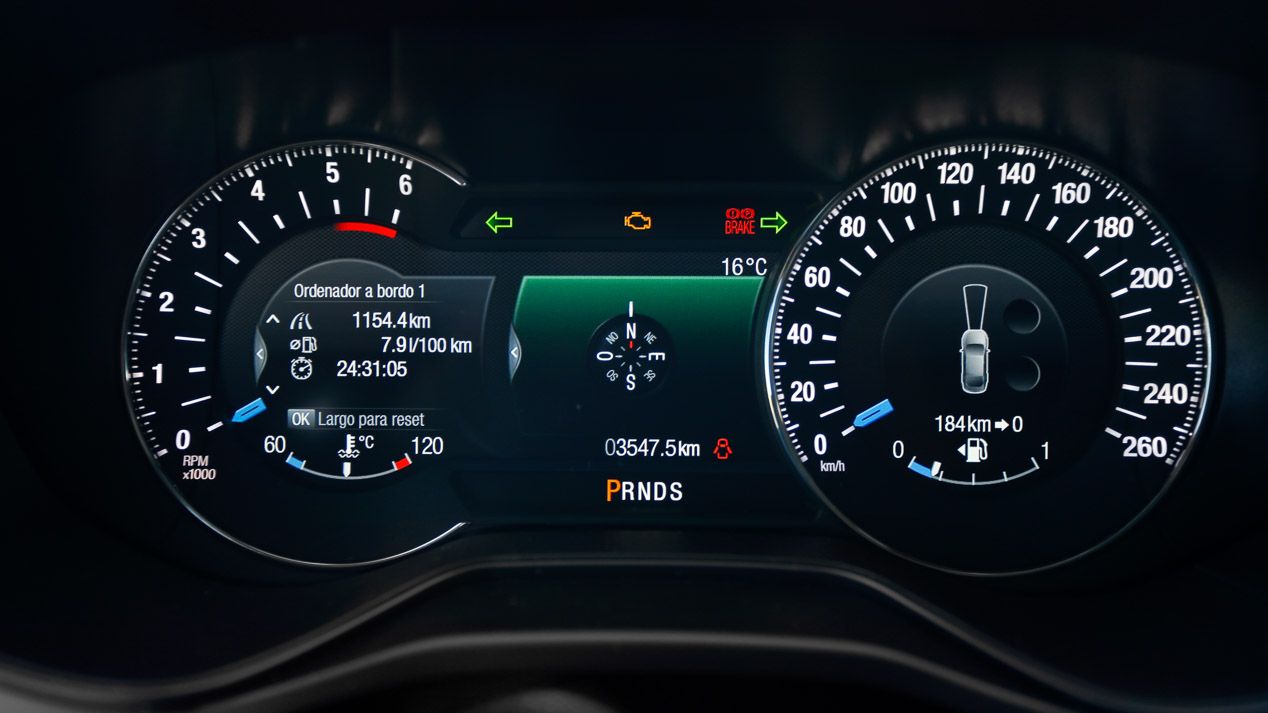 Ford Mondeo Sportbreak 2.0 TDCI-180 Poweshift AWD contra Skoda Superb 2.0 TDI-190 DSG 4x4, generalistas de altas miras