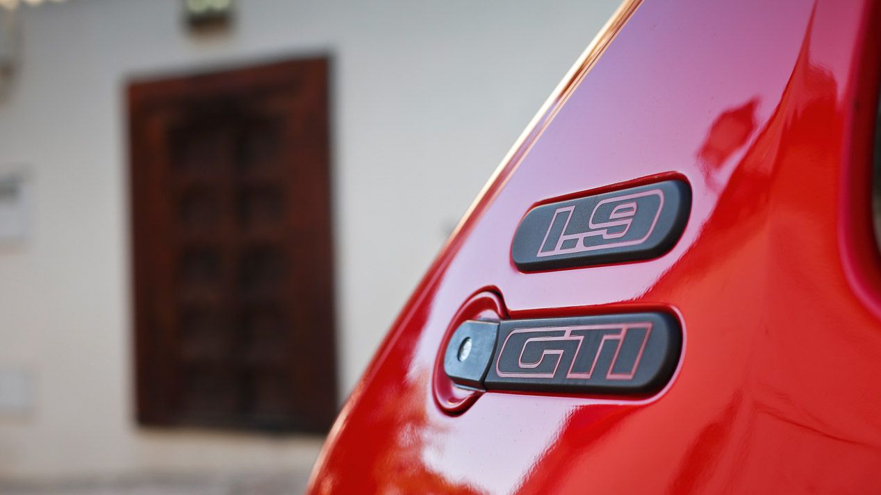 Clásicos de leyenda: Peugeot 205 GTi y Rallye