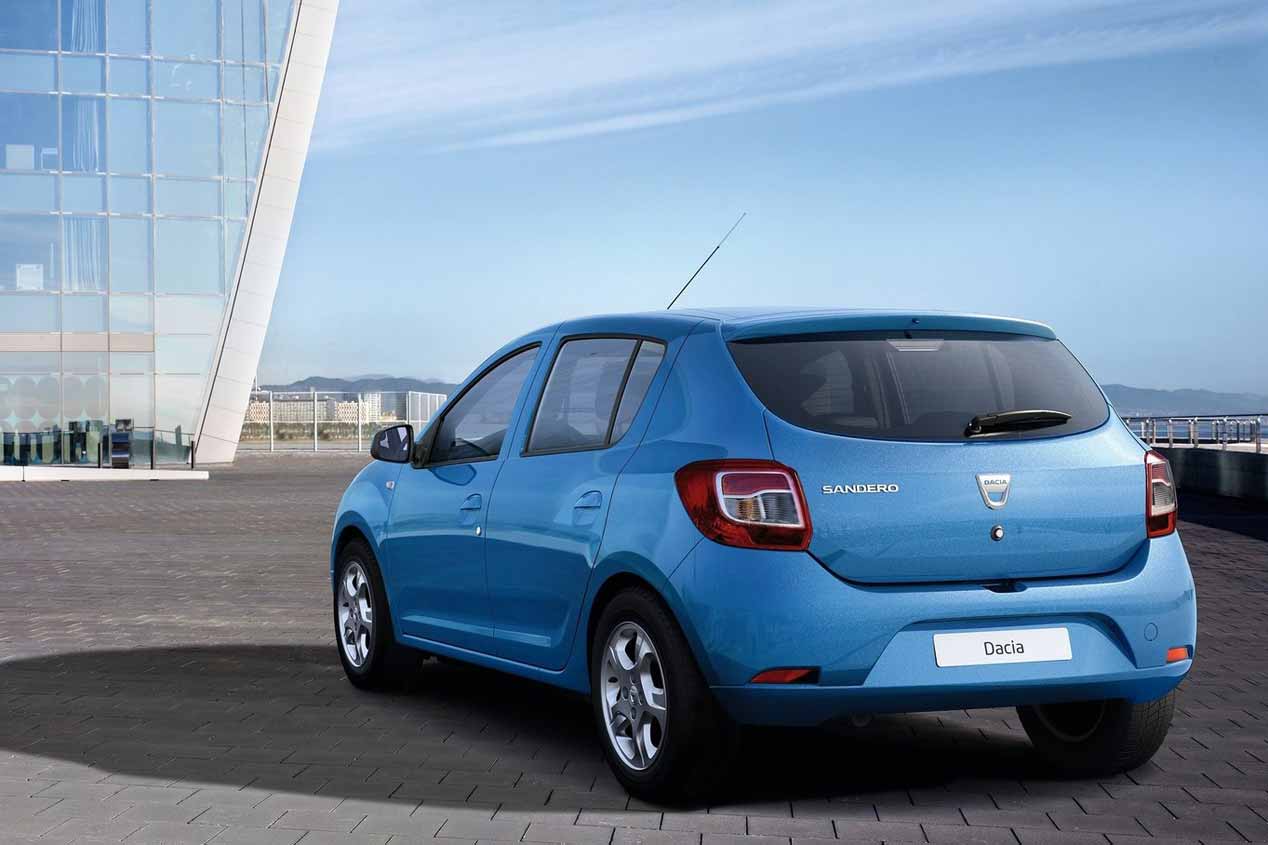 Dacia Sandero y Ford Ka : dos coches baratos frente a frente