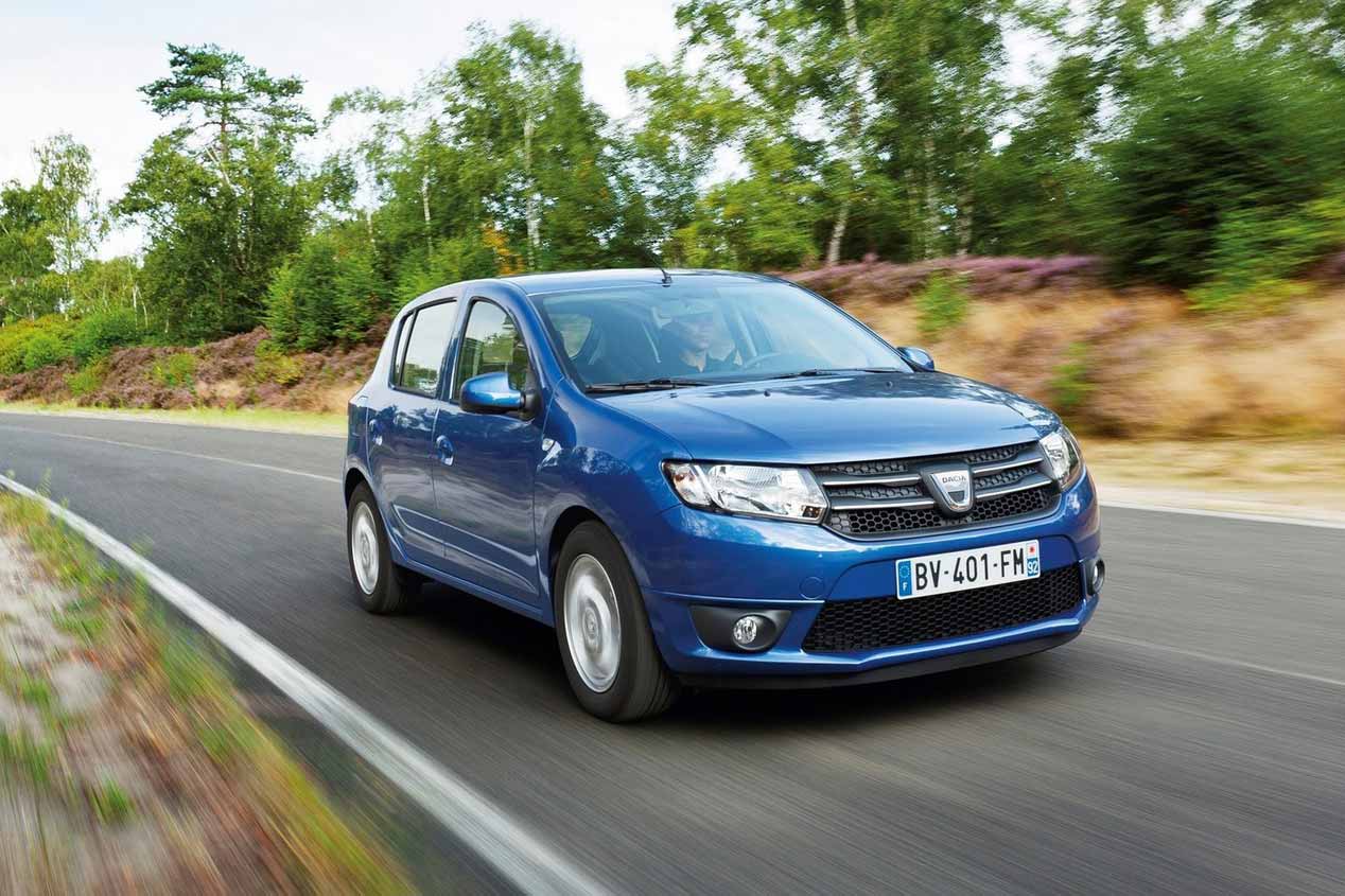 Dacia Sandero y Ford Ka : dos coches baratos frente a frente