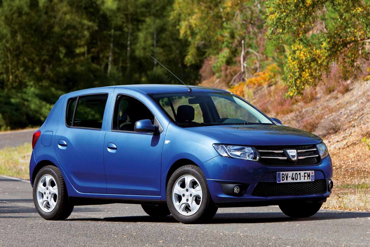 Dacia Sandero y Ford Ka : dos coches baratos frente a frente