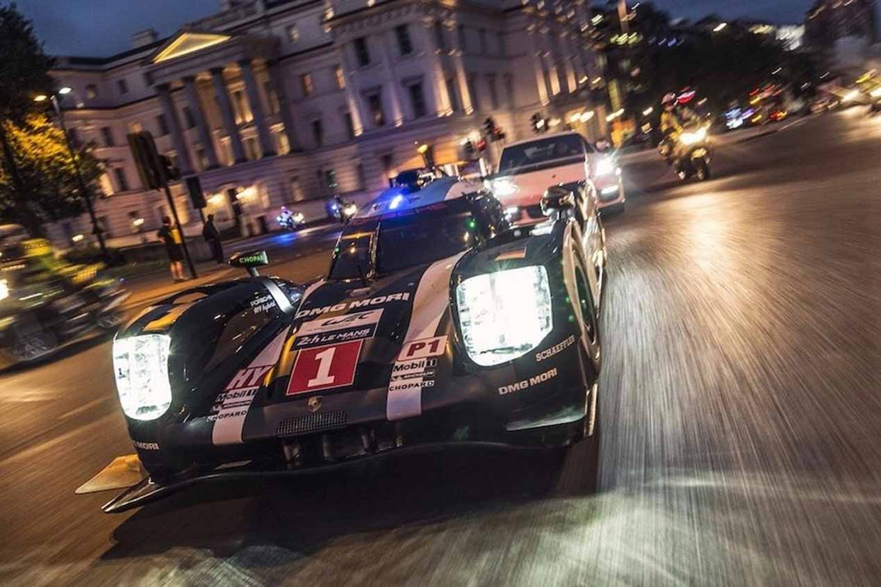 El Porsche Panamera 4 E-Hybrid y el 919 Hybrid por las calles de Londres