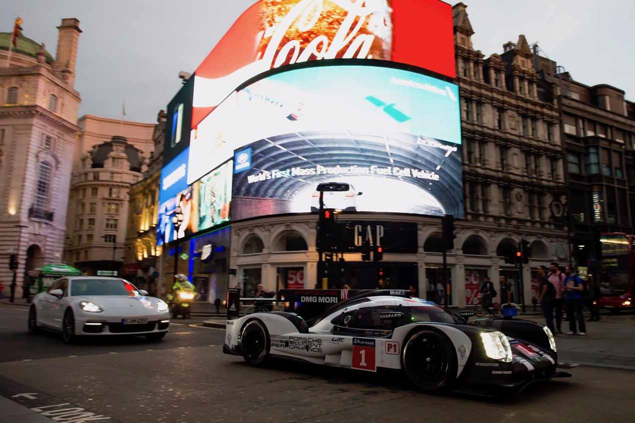 El Porsche Panamera 4 E-Hybrid y el 919 Hybrid por las calles de Londres