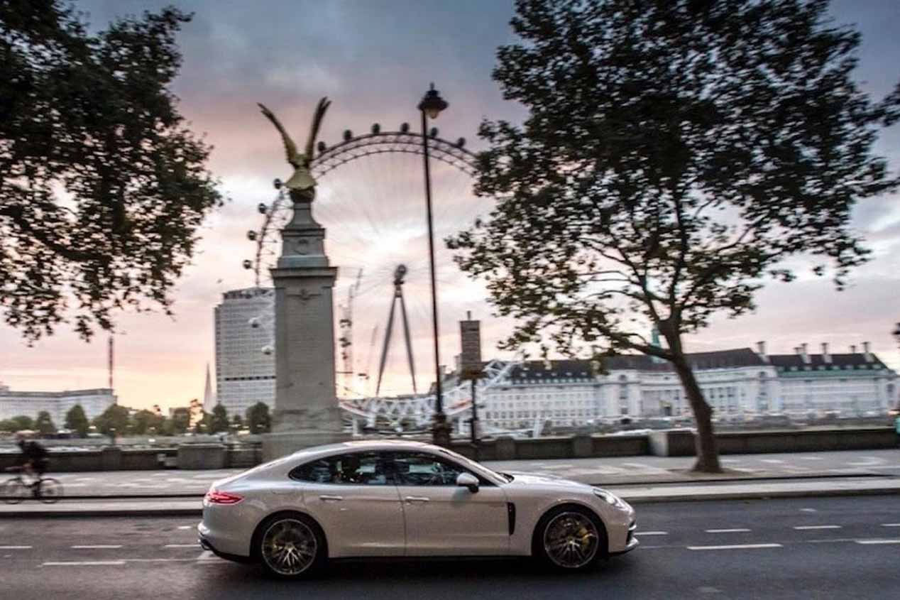 El Porsche Panamera 4 E-Hybrid y el 919 Hybrid por las calles de Londres