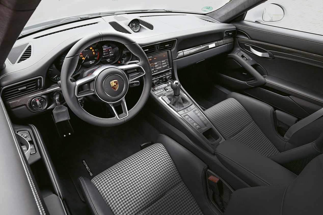 Prueba del Porsche 911 R, toda una bestia