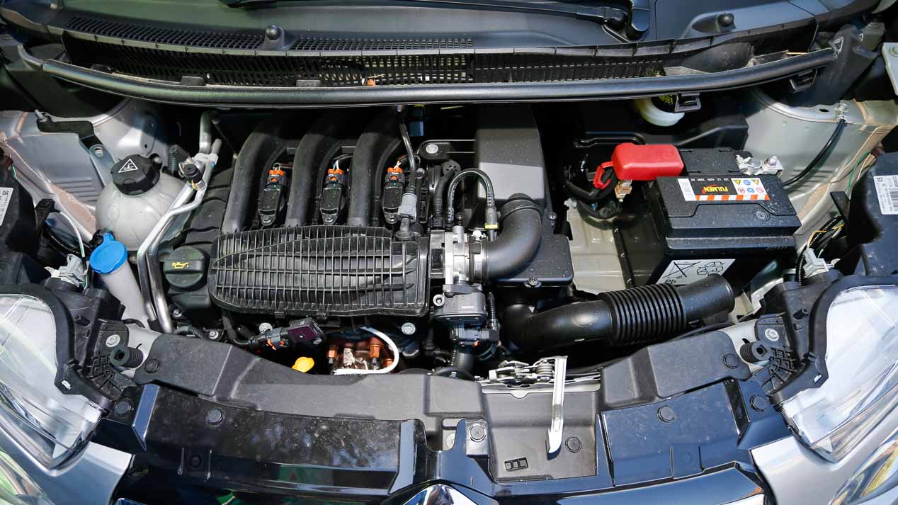 ¿Qué elegir un coche o una moto de cuatro ruedas?