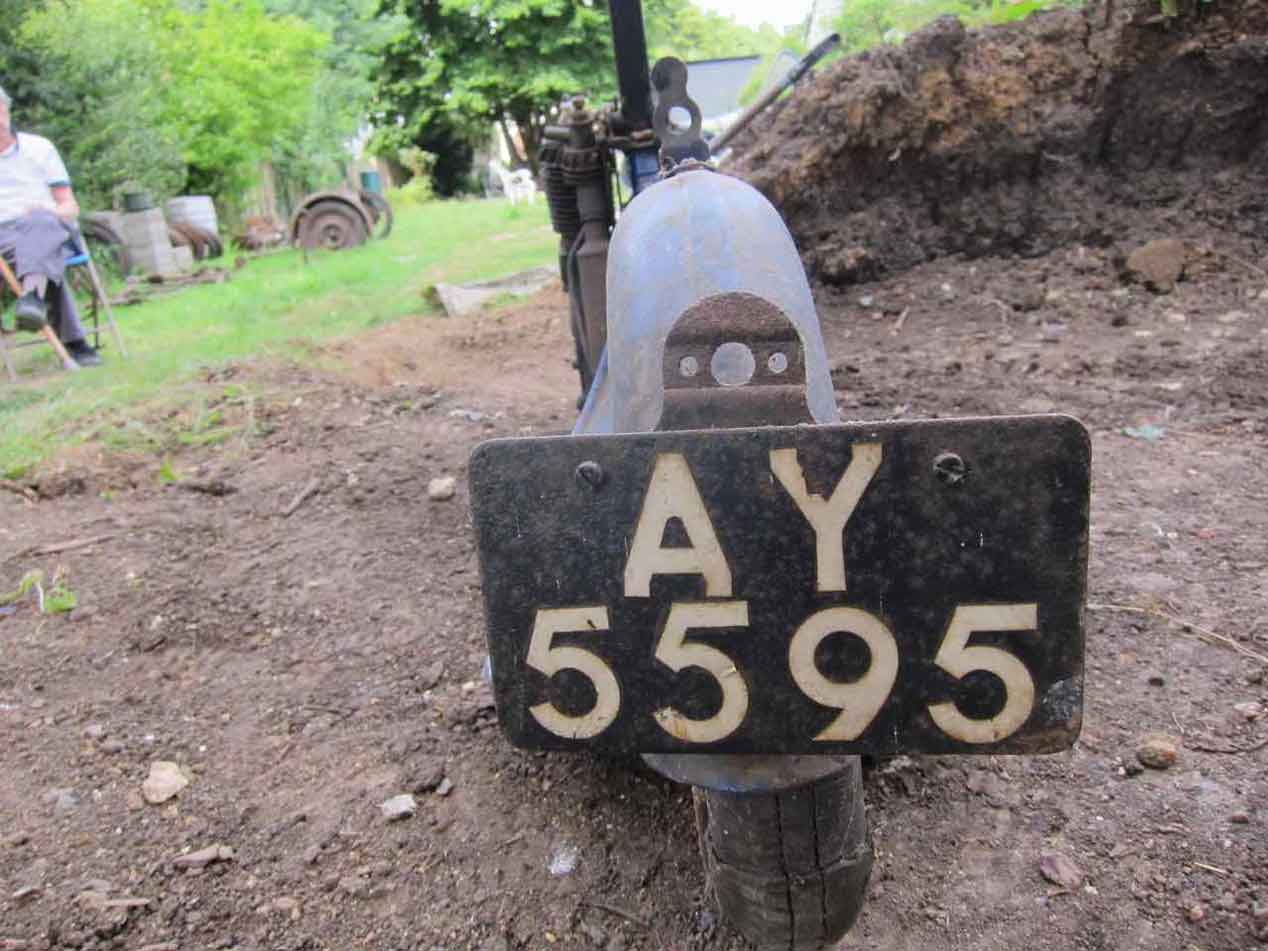 El primer patinete con motor de la Historia tiene más de un siglo