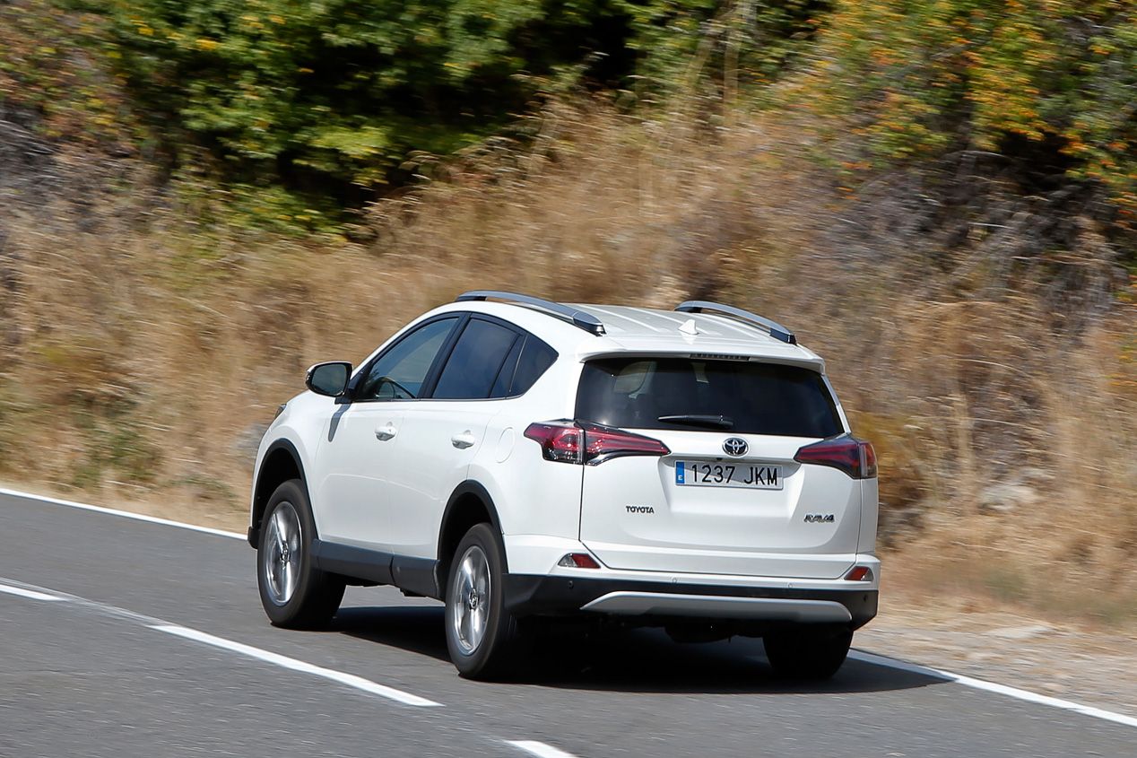 VW Tiguan 2.0 TDI 150 4x2 y Toyota RAV4 150D 4x2