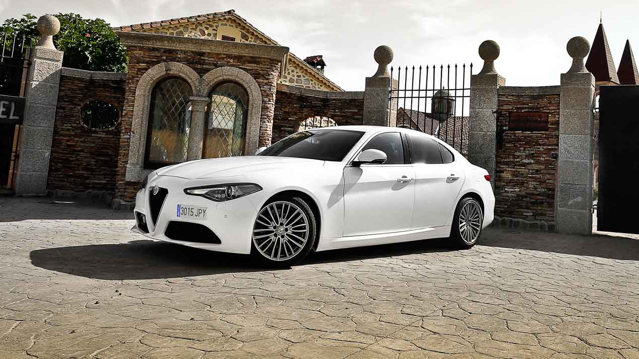 Alfa Romeo Giulia 2.2 Diesel vs Renault Talisman 1.6 dCi Twin Turbo