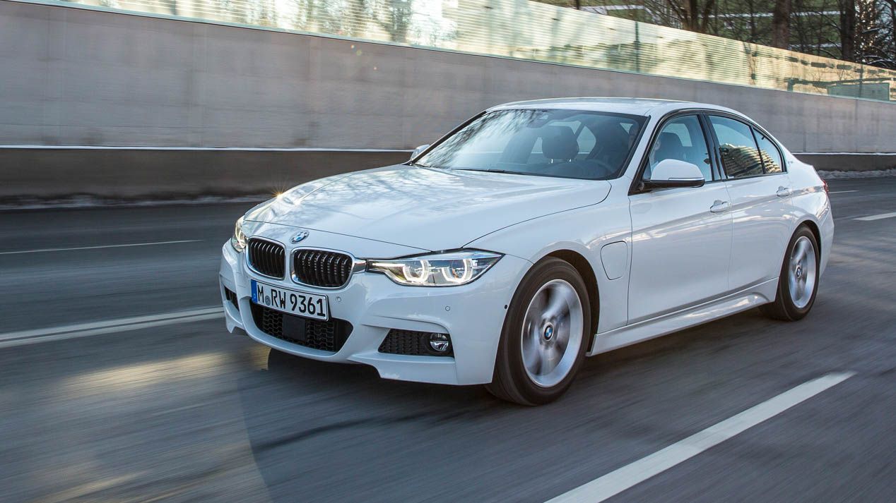 Probamos el nuevo BMW 330e, un Serie 3 muy especial