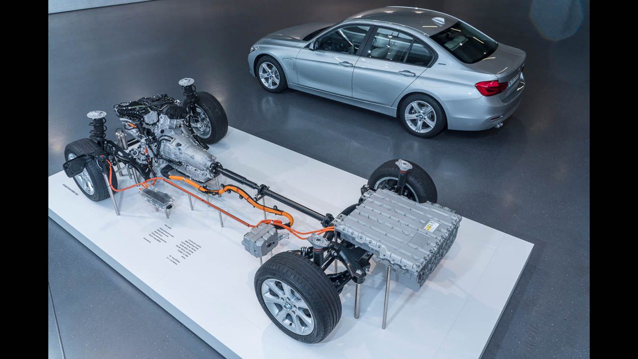 Probamos el nuevo BMW 330e, un Serie 3 muy especial