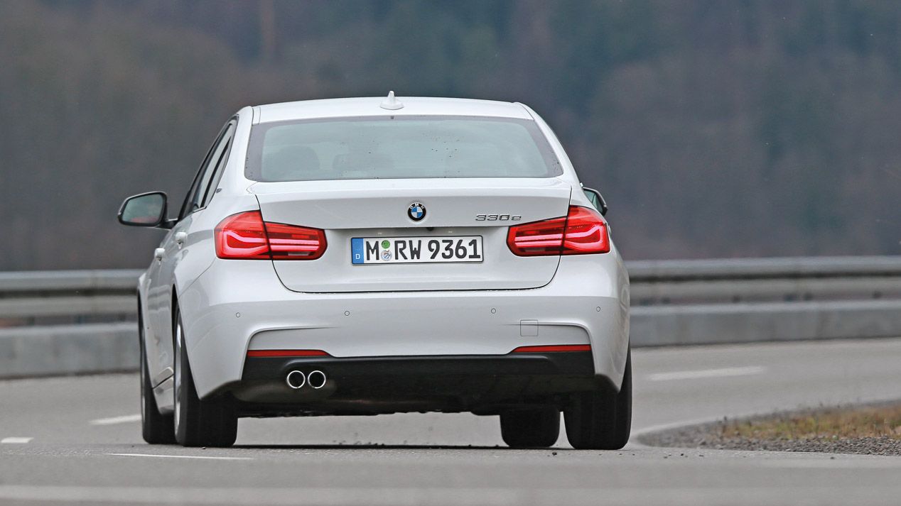 Probamos el nuevo BMW 330e, un Serie 3 muy especial