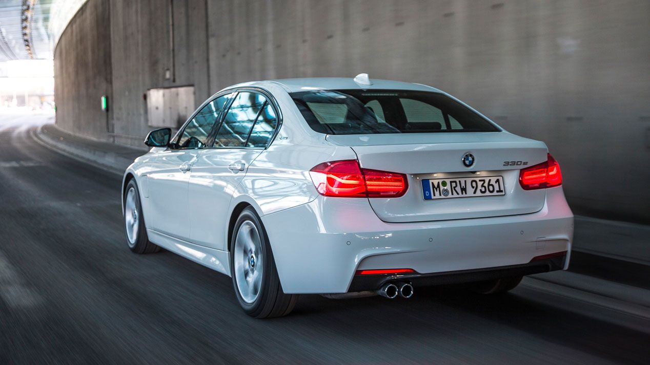 Probamos el nuevo BMW 330e, un Serie 3 muy especial