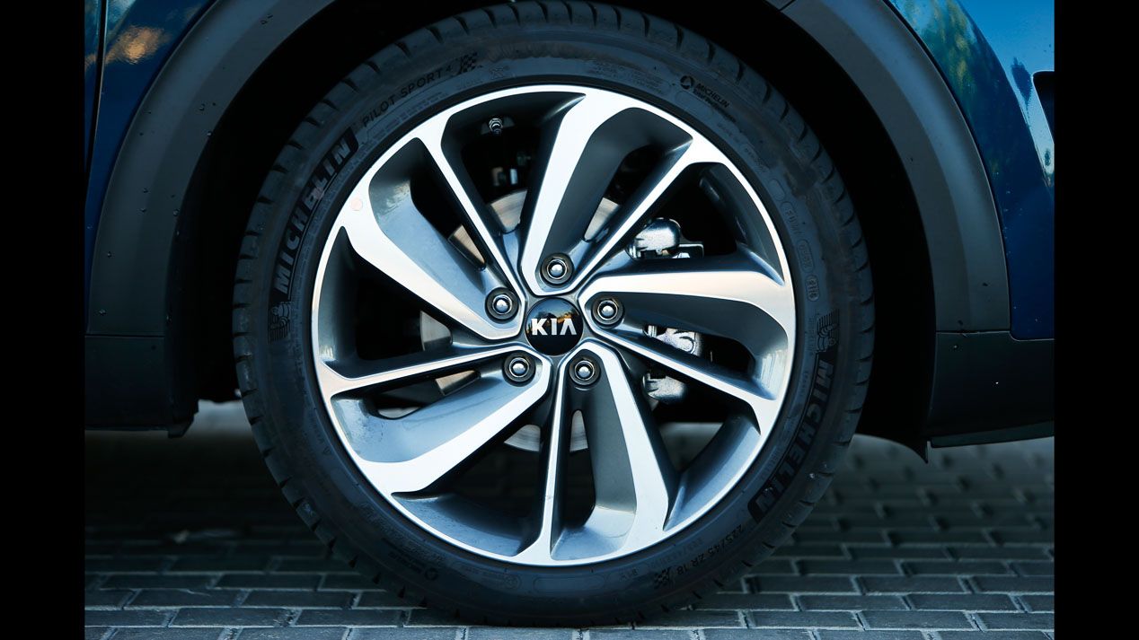 Kia Niro Vs Toyota Prius. Buscamos el mejor híbrido