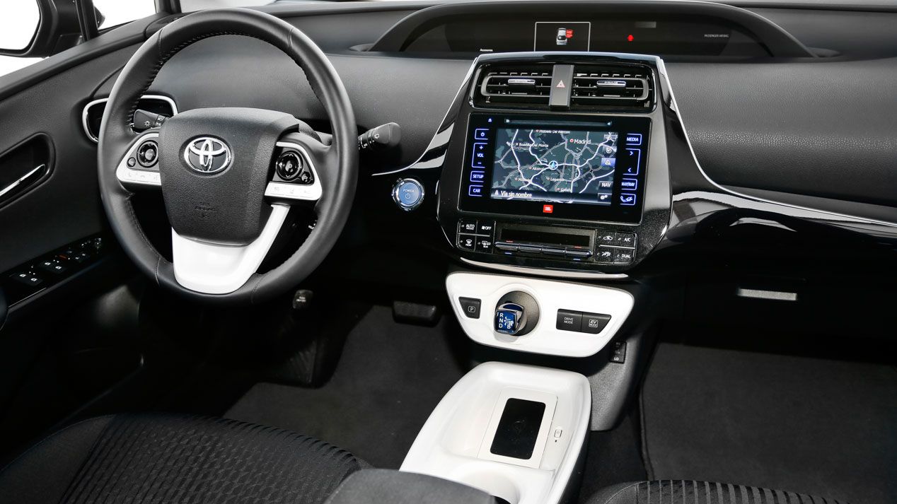 Kia Niro Vs Toyota Prius. Buscamos el mejor híbrido