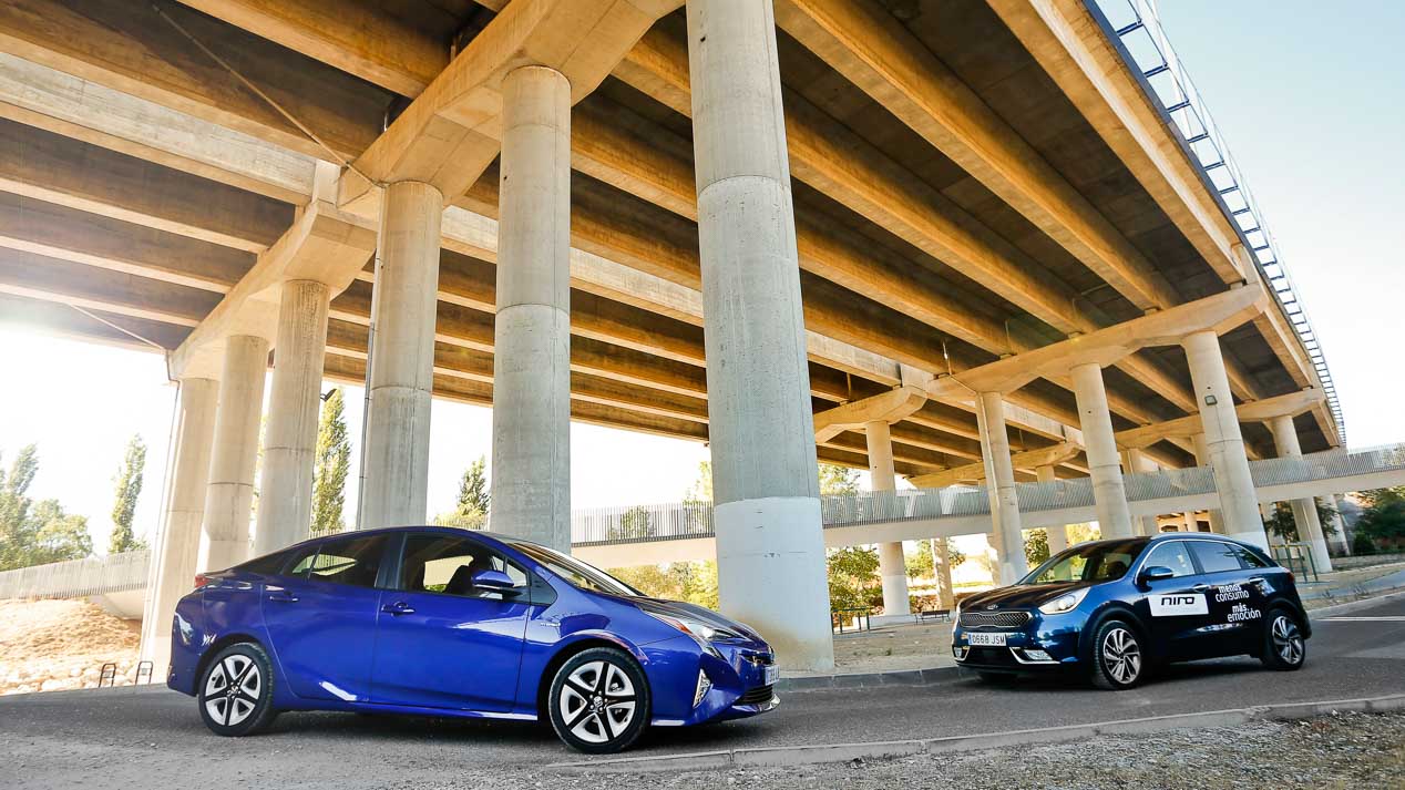 Kia Niro Vs Toyota Prius. Buscamos el mejor híbrido