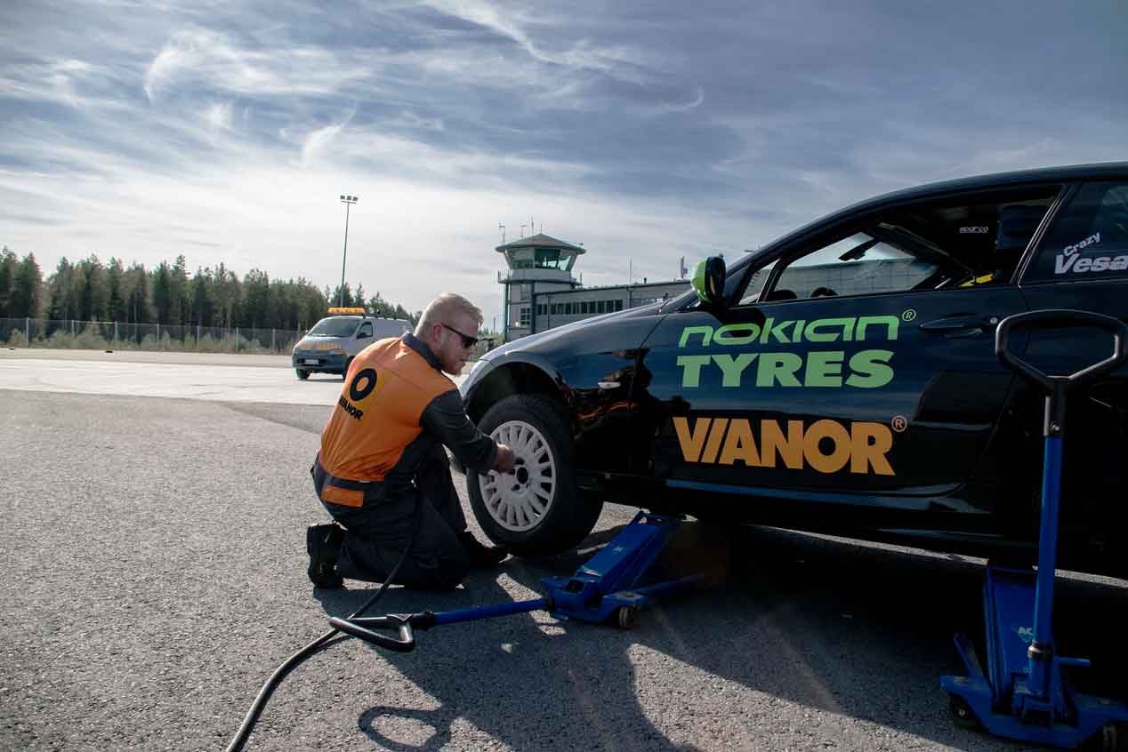 Récord Guinness: a 189 km/h sobre dos ruedas
