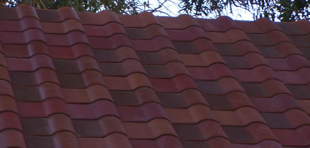 Paneles solares 'invisibles', la última invención de Tesla