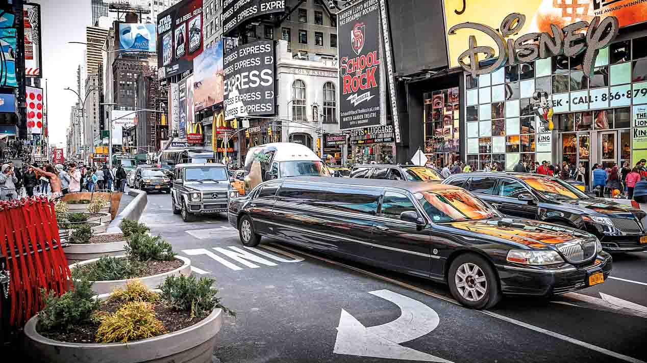 Un Mercedes AMG G65 cruza las calles de Nueva York