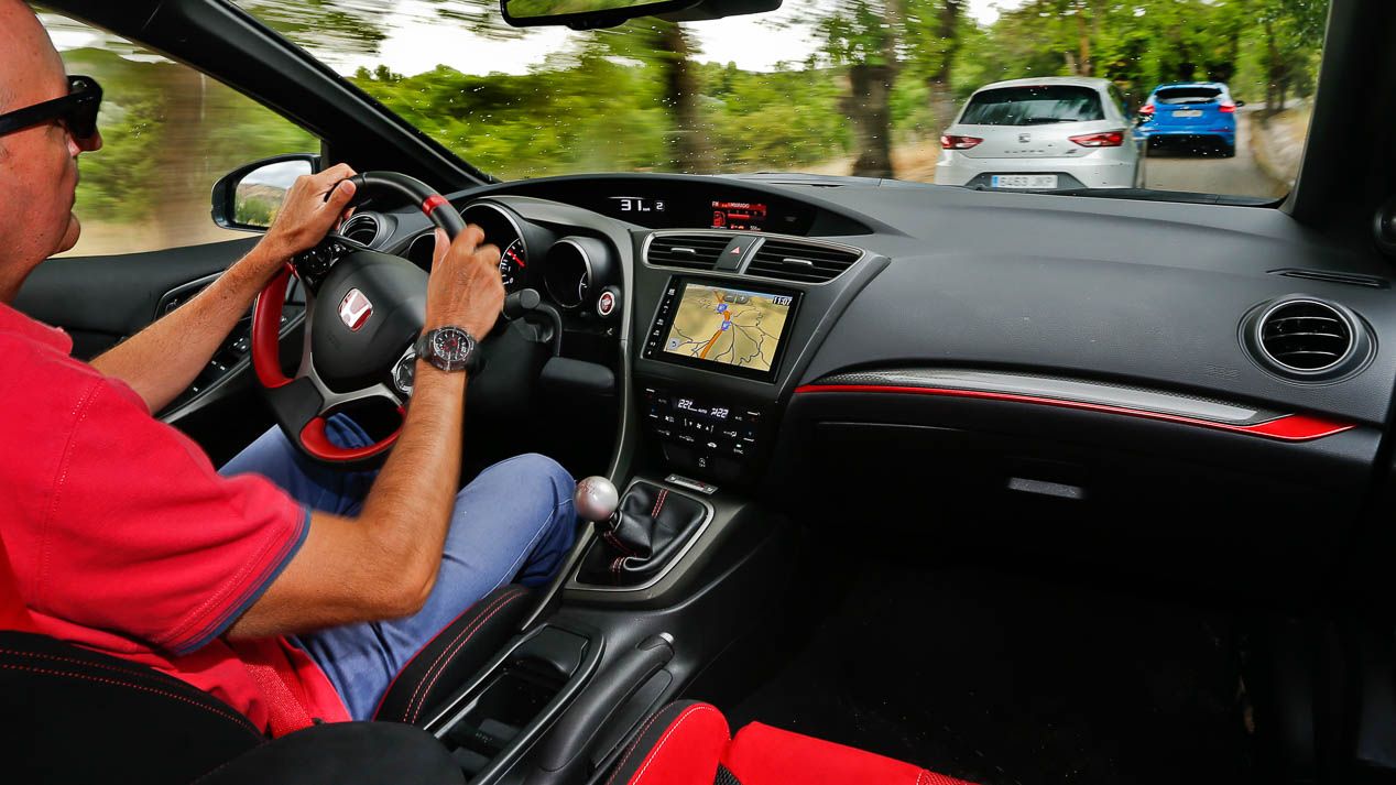 Honda Civic Type R, Ford Focus RS y Seat León Cupra, ¿cuál es el mejor deportivo?