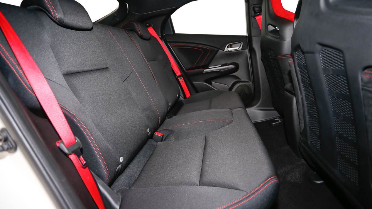 Honda Civic Type R, Ford Focus RS y Seat León Cupra, ¿cuál es el mejor deportivo?