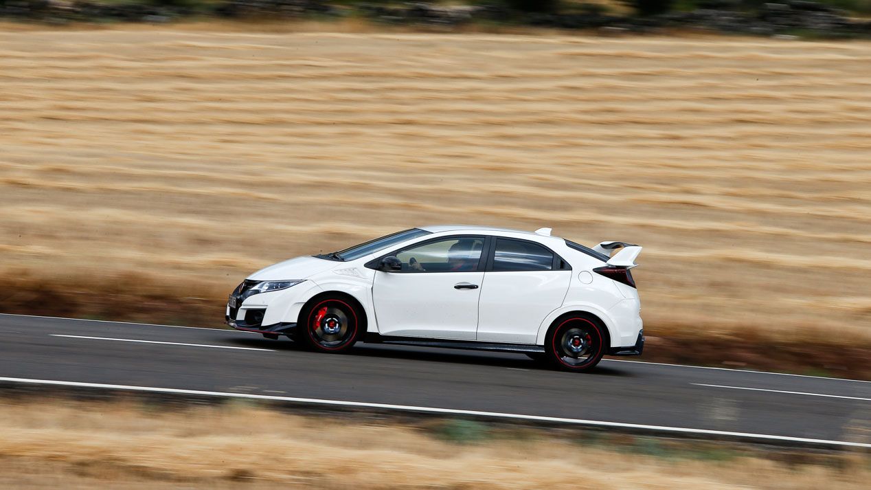 Honda Civic Type R, Ford Focus RS y Seat León Cupra, ¿cuál es el mejor deportivo?