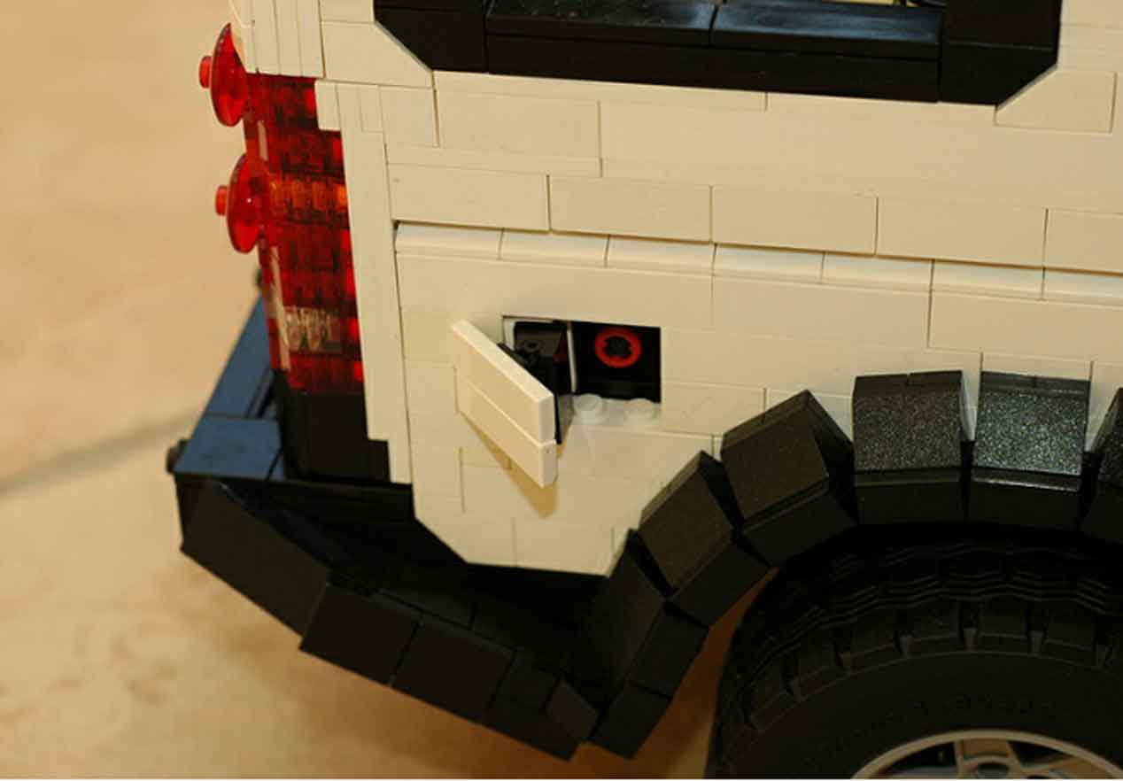 Un Land Rover Discovery 3 y un Jeep Wrangler Rubicon hechos con piezas de lego