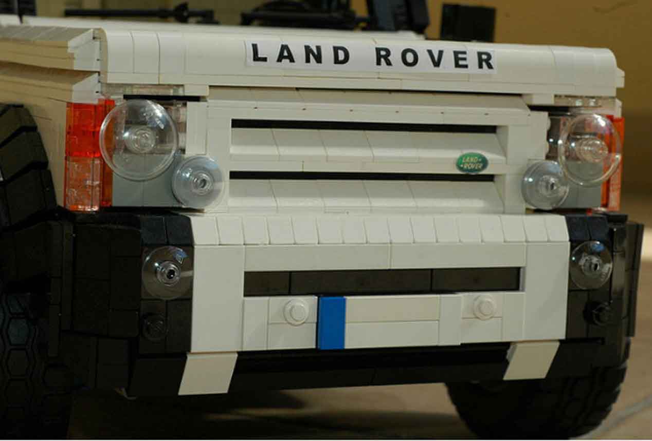 Un Land Rover Discovery 3 y un Jeep Wrangler Rubicon hechos con piezas de lego