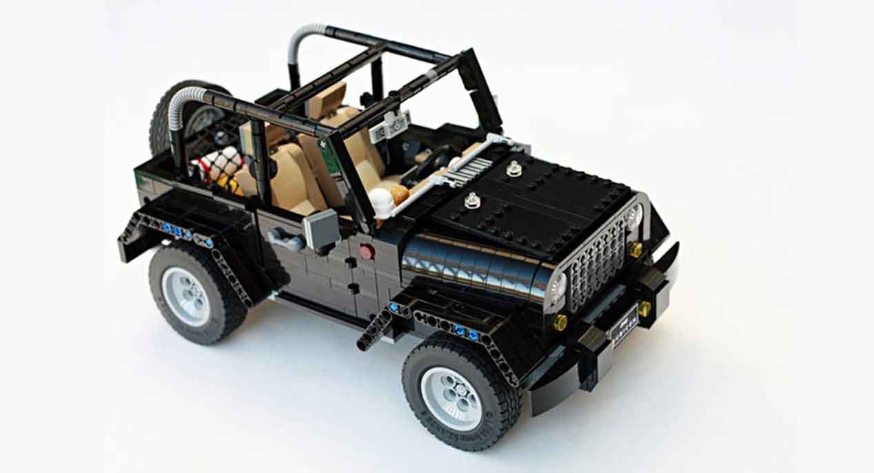 Un Land Rover Discovery 3 y un Jeep Wrangler Rubicon hechos con piezas de lego
