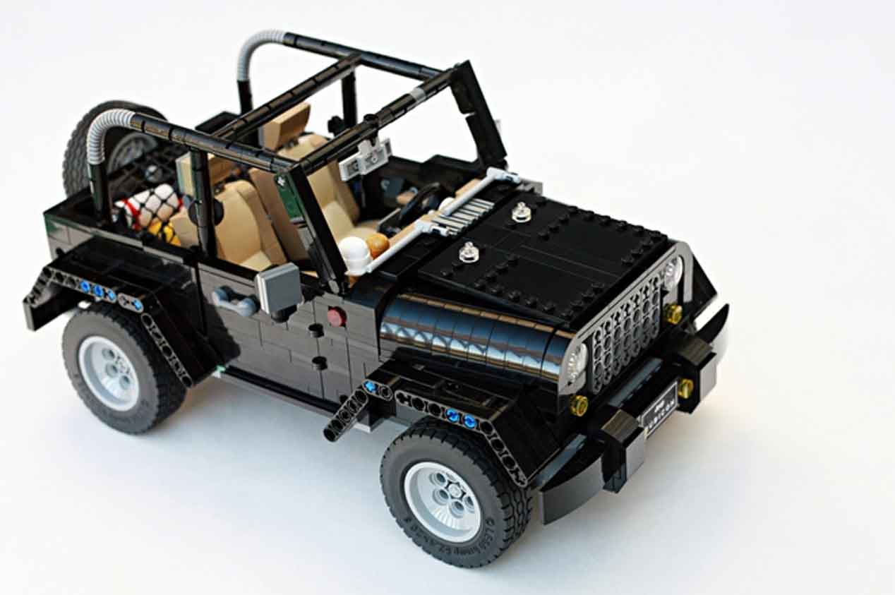 Un Land Rover Discovery 3 y un Jeep Wrangler Rubicon hechos con piezas de lego