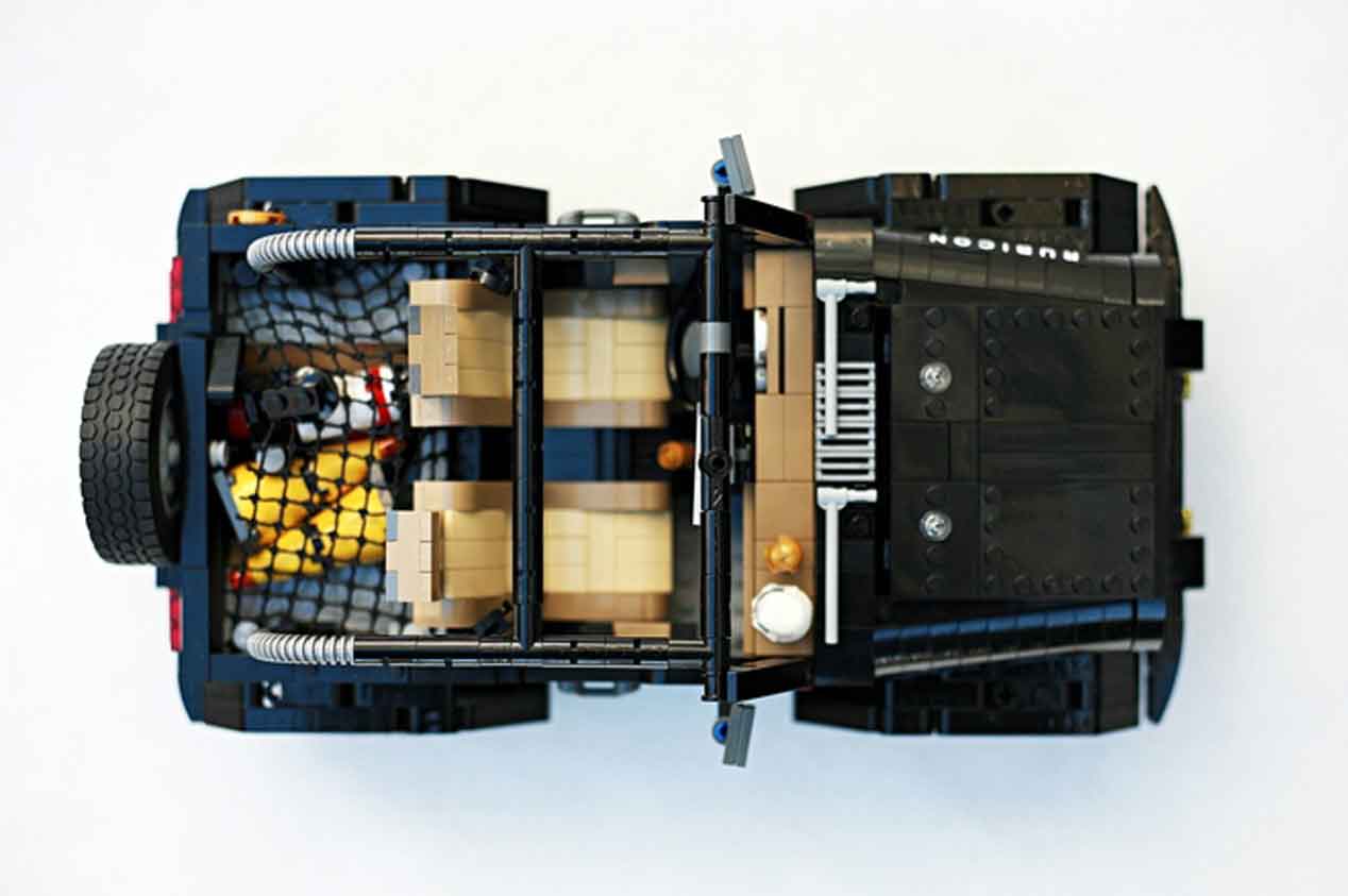 Un Land Rover Discovery 3 y un Jeep Wrangler Rubicon hechos con piezas de lego