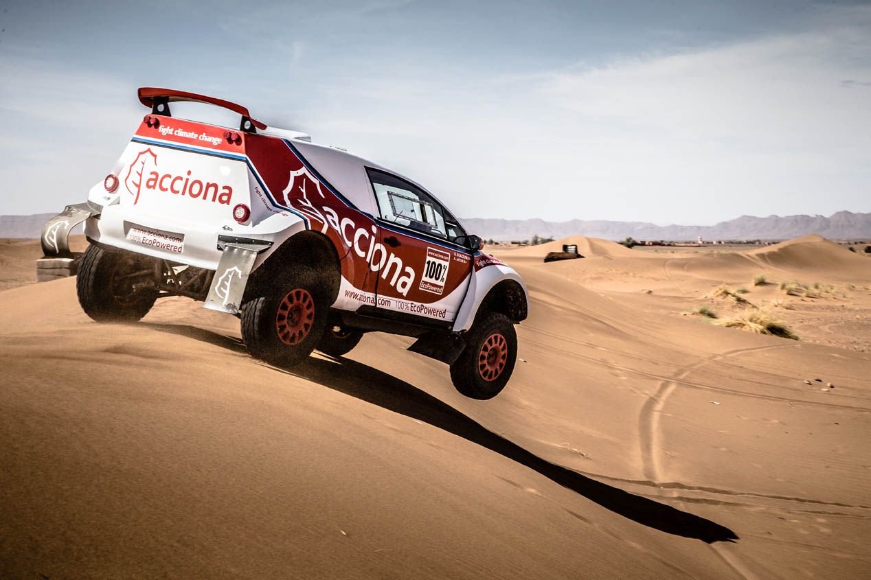 Acciona y su coche eléctrico en el Dakar 2017
