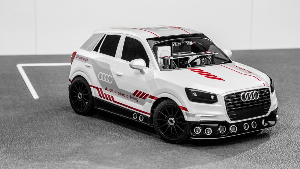 Así es el Audi Q2 inteligente que aprende a aparcar solo